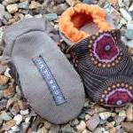 Baby booties, 0-6 months