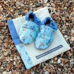 Baby booties, blue flowers,..
