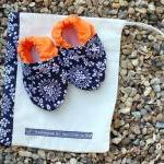 Baby booties, navy and whit..