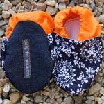 Baby booties, navy and whit..