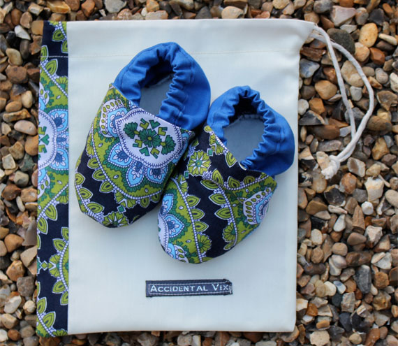 Baby booties, jasmine paisley, 3-6 months (medium)