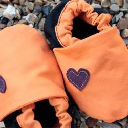 Baby booties, orange and black 3-9 months