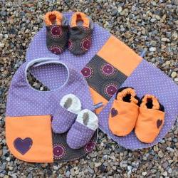 Deluxe baby set - bib, burp cloth, 3 pairs of booties (spotty, purple and orange)