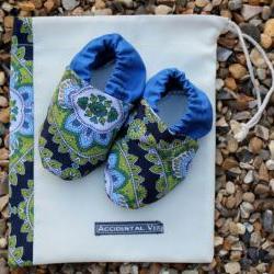 Baby booties, jasmine paisley, 3-6 months (medium)